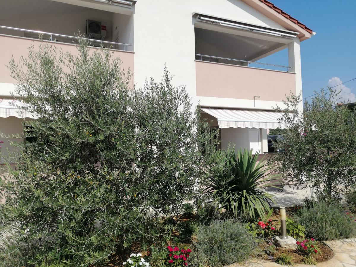 Apartments Ruzmarin Vrsi Extérieur photo